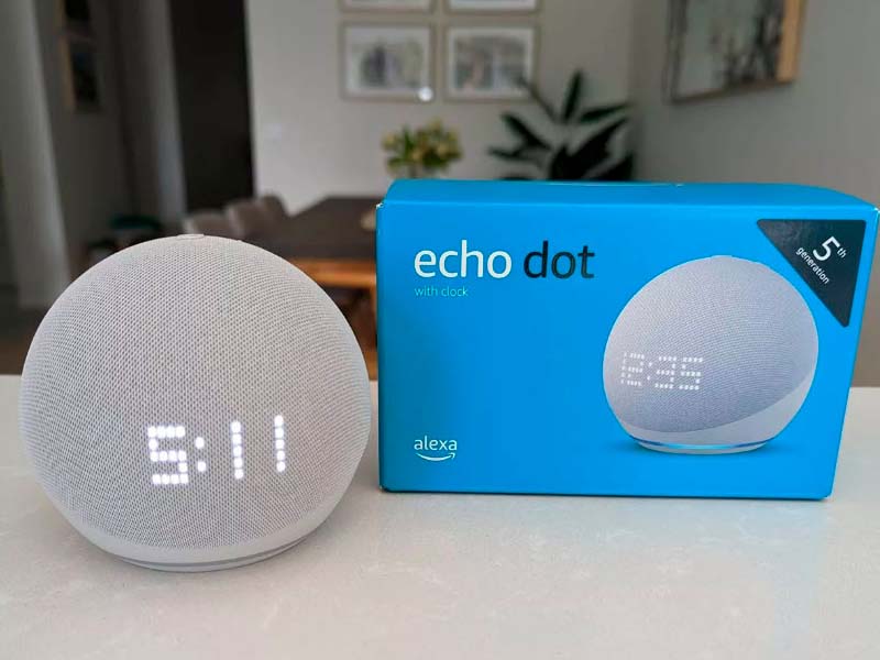 Alexa 5ta Gen con Reloj